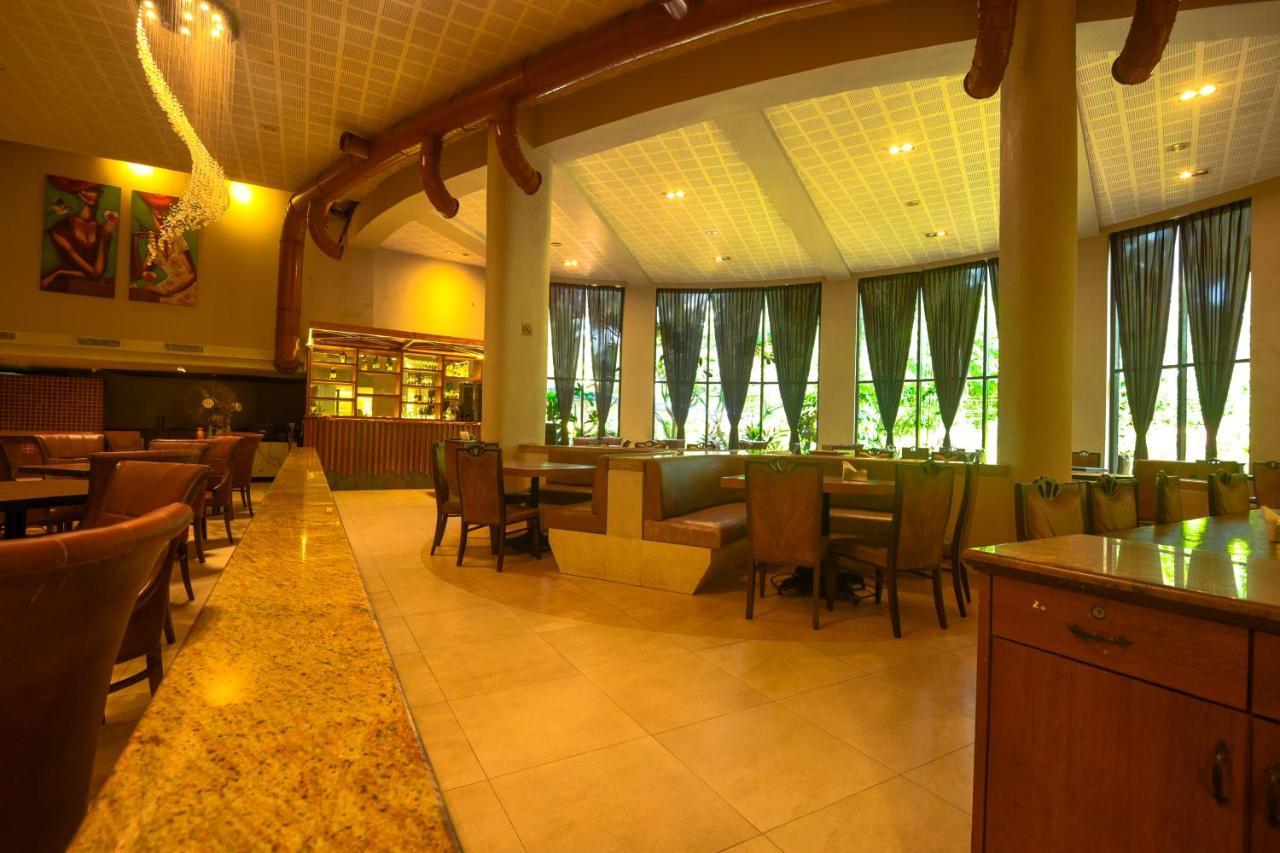 Hotel Neelam The Glitz Calangute Exteriér fotografie